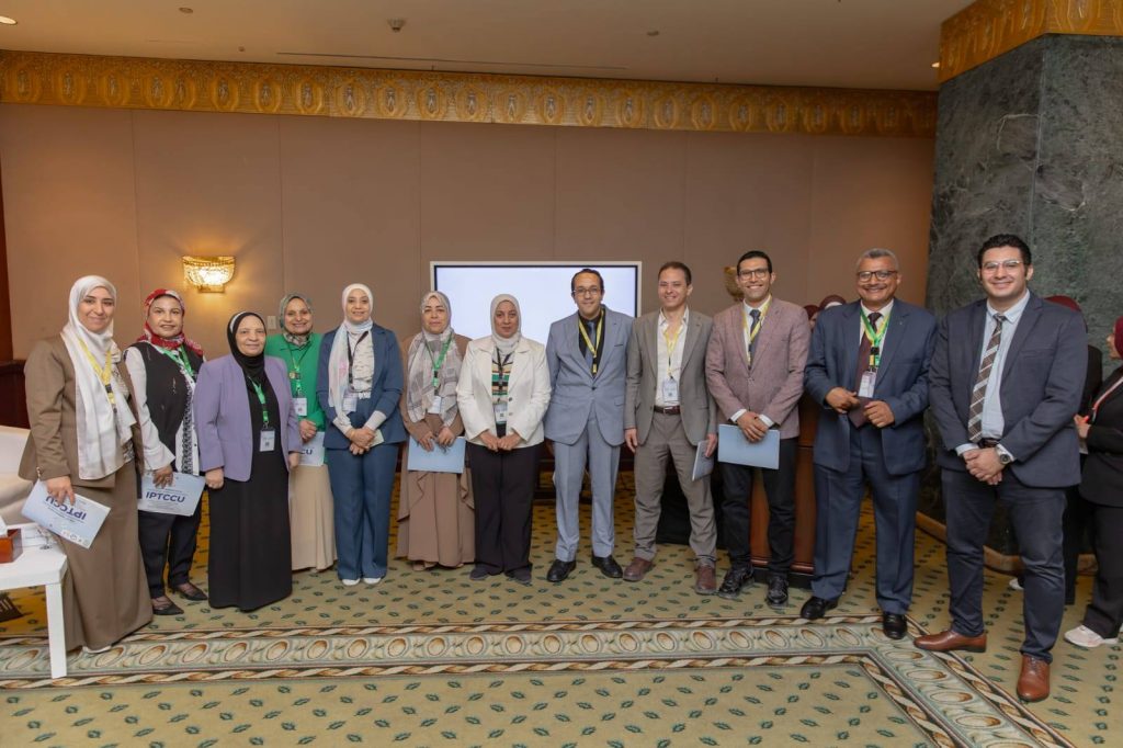 مشاركة مشرفة لكلية العلاج الطبيعي – جامعة حورس في المؤتمر الدولي الرابع والعشرين لكلية العلاج الطبيعي – جامعة القاهرة